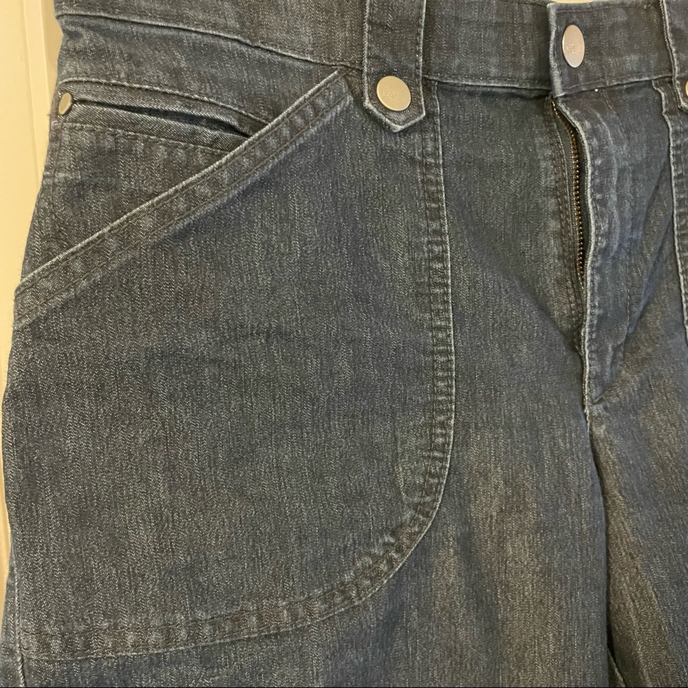 Lee Comfort Waist Dark Denim Bermuda Shorts Size 8 Medium - Picture 3 of 6